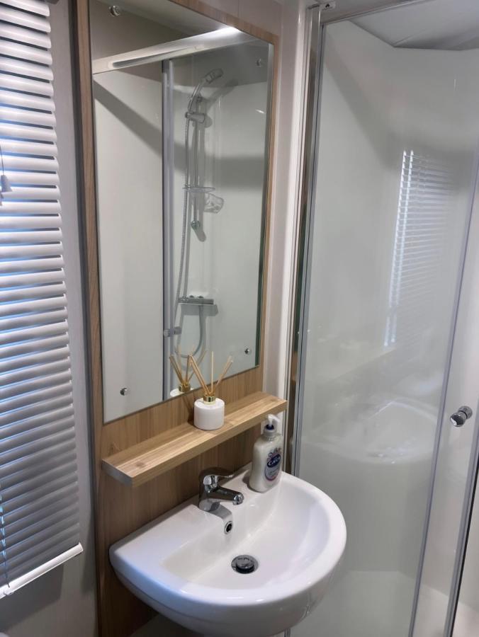 Brand New Modern Holiday Home - Haven The Orchards Holiday Park Saint Osyth Exteriör bild